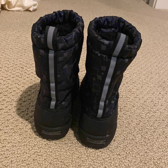 Northside kids size 12 snow boots - Picture 3 of 5